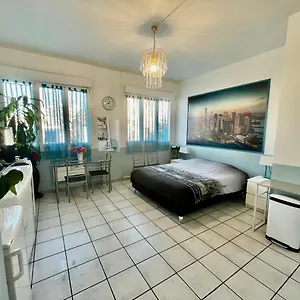 Appartement Studio Lit Double Metro Cusset, Villeurbanne